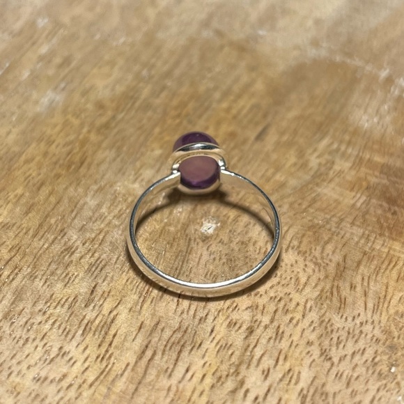 *SOLD* Small Oval Amethyst 925 Sterling Silver Ring - Picture 9 of 11